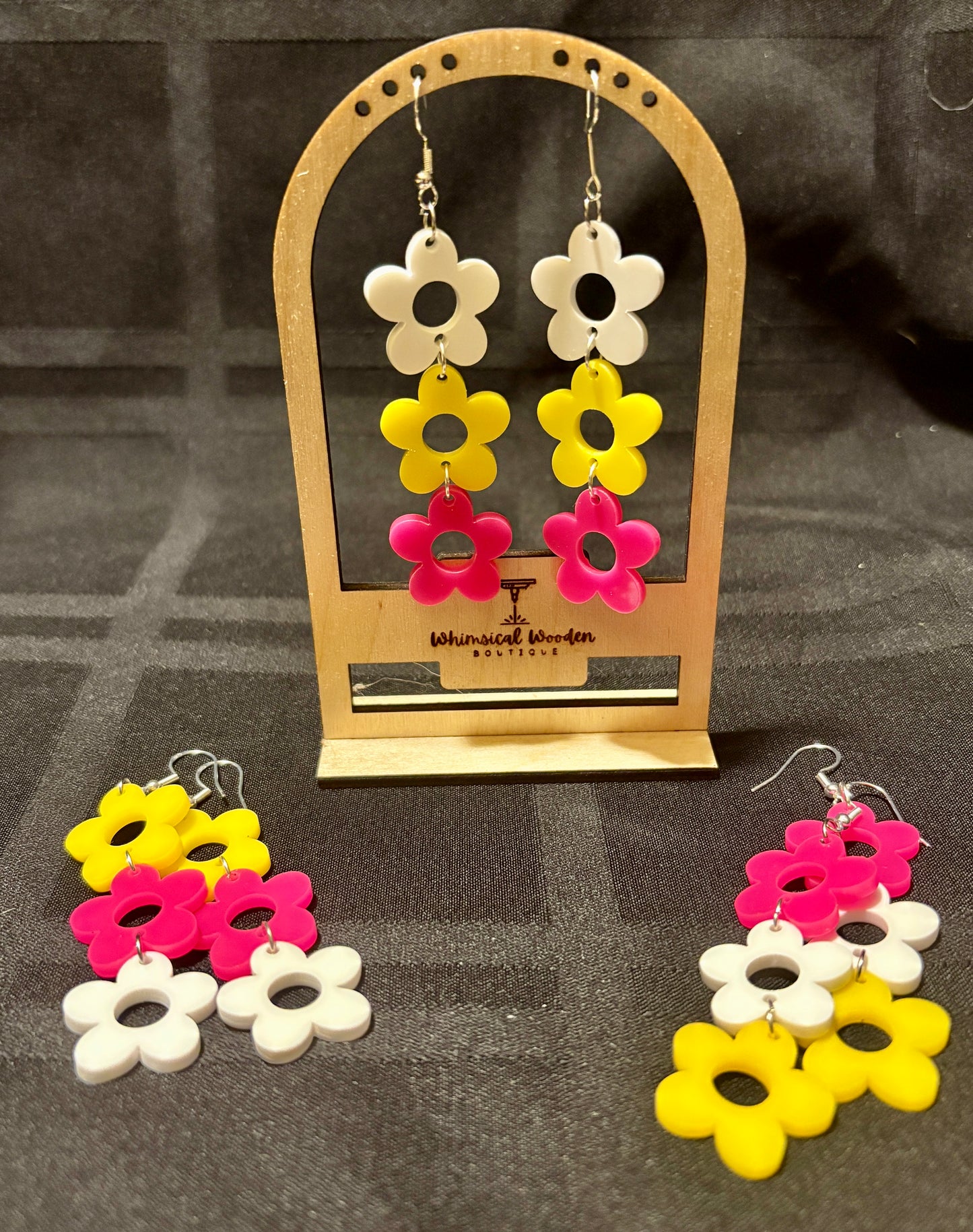 Acrylic Retro Daisy Dangle Earrings