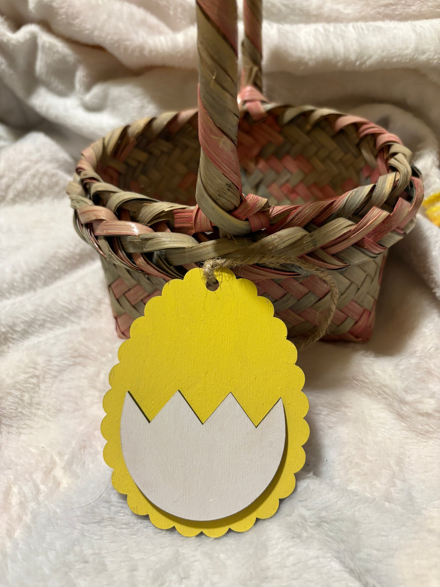 Easter Basket Tag Scalloped Egg