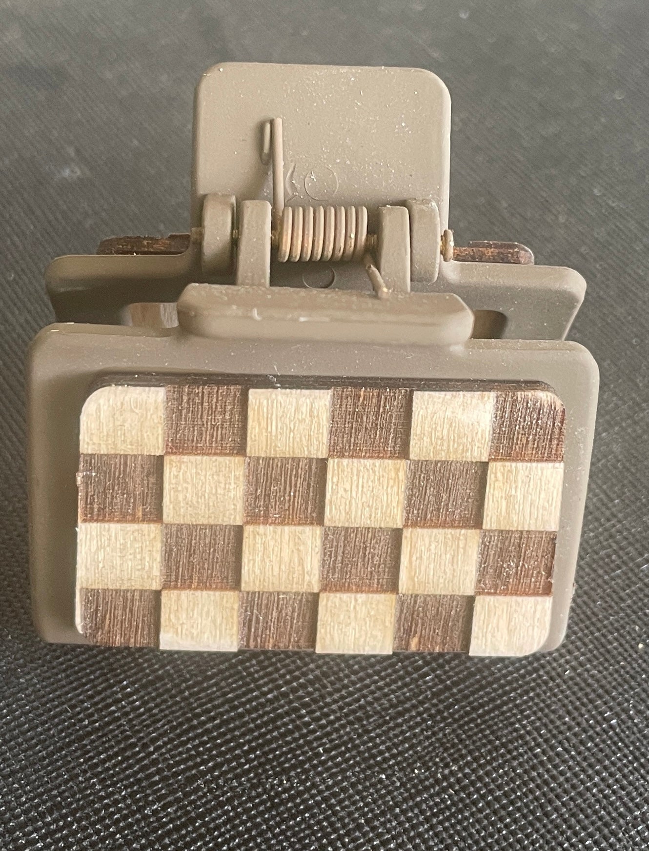 2” Claw Clip Checkered Flag