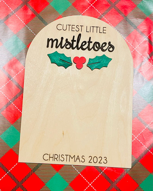 Mistletoe Footprint Christmas Sign