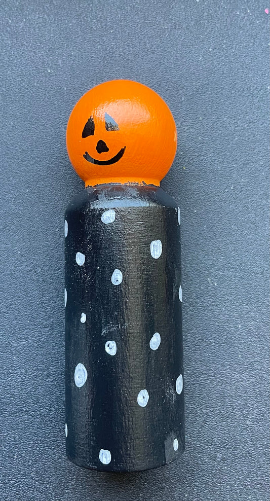 3.5” Polka Dot Jackolantern Peg Doll